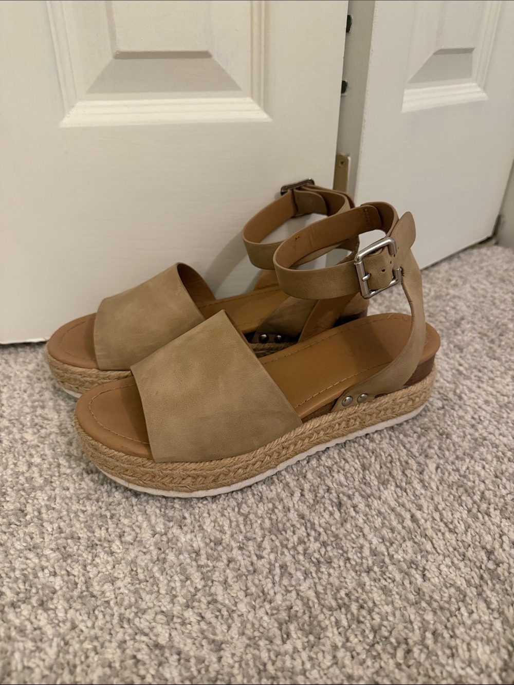 Women’s Tan Espadrille Platform Sandals with Ankle Strap